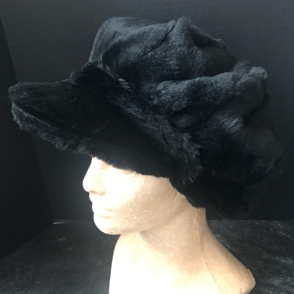 Vintage Rabbit Fur Women’s Cap - Picture 3 of 7